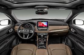 imagen que muestra el interior de la jeep commander