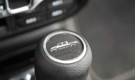 imagen de la jeep gladiator que muetra la caja